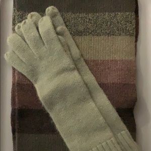 Women’s Hat and Glove Set